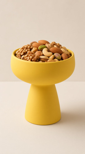 ظرف سفالی پایه دار